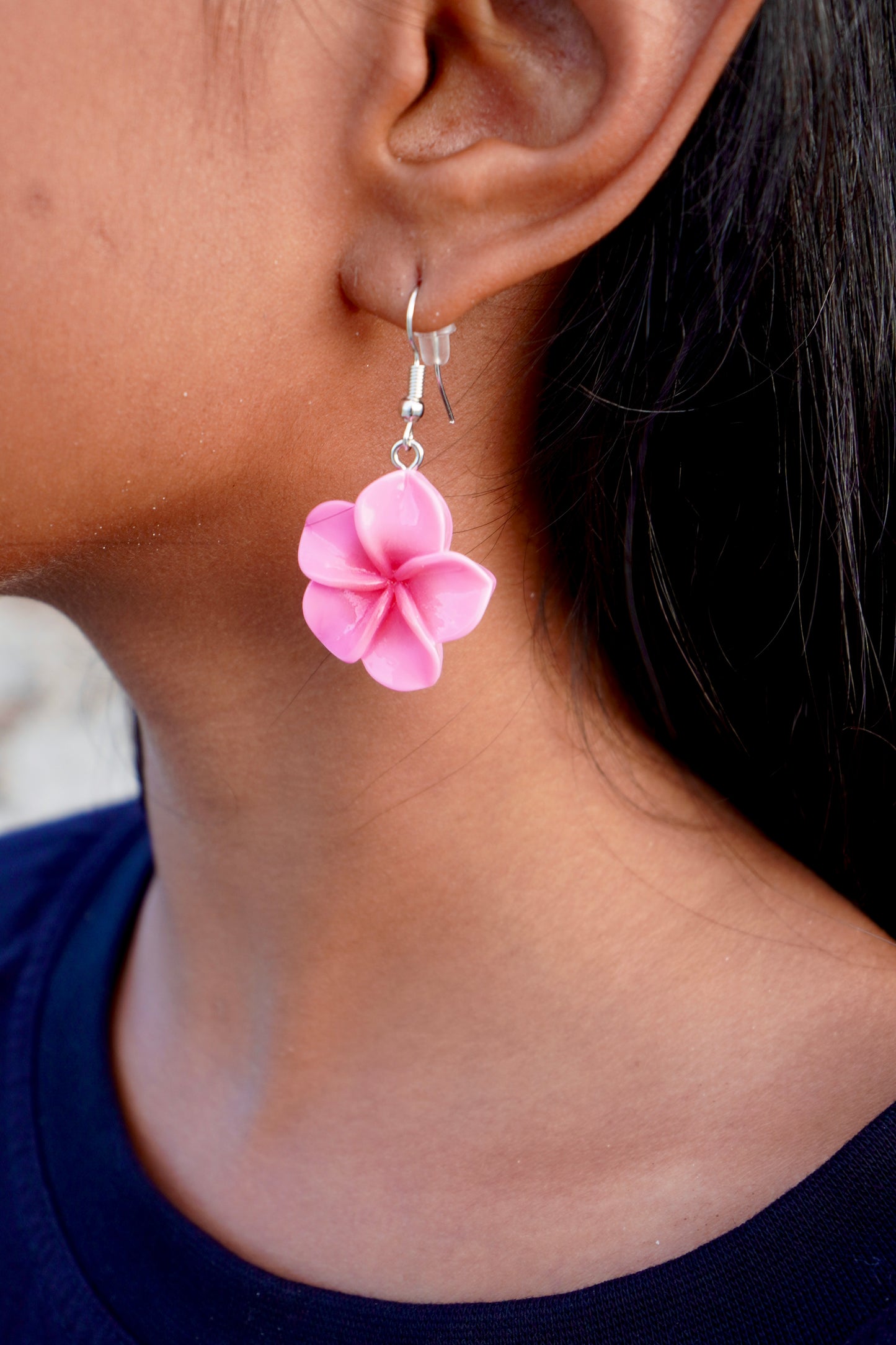 Boucles d'oreilles Plumeria pendantes
