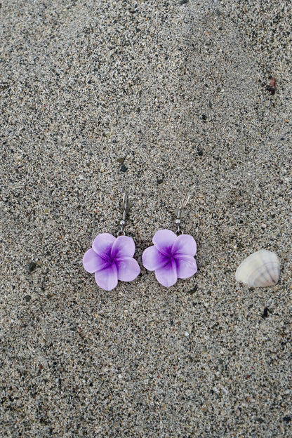 Boucles d'oreilles Plumeria pendantes